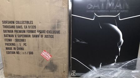 Batman-BvS-Premium-Format-Exclusive-Sideshow-Statue-Sold