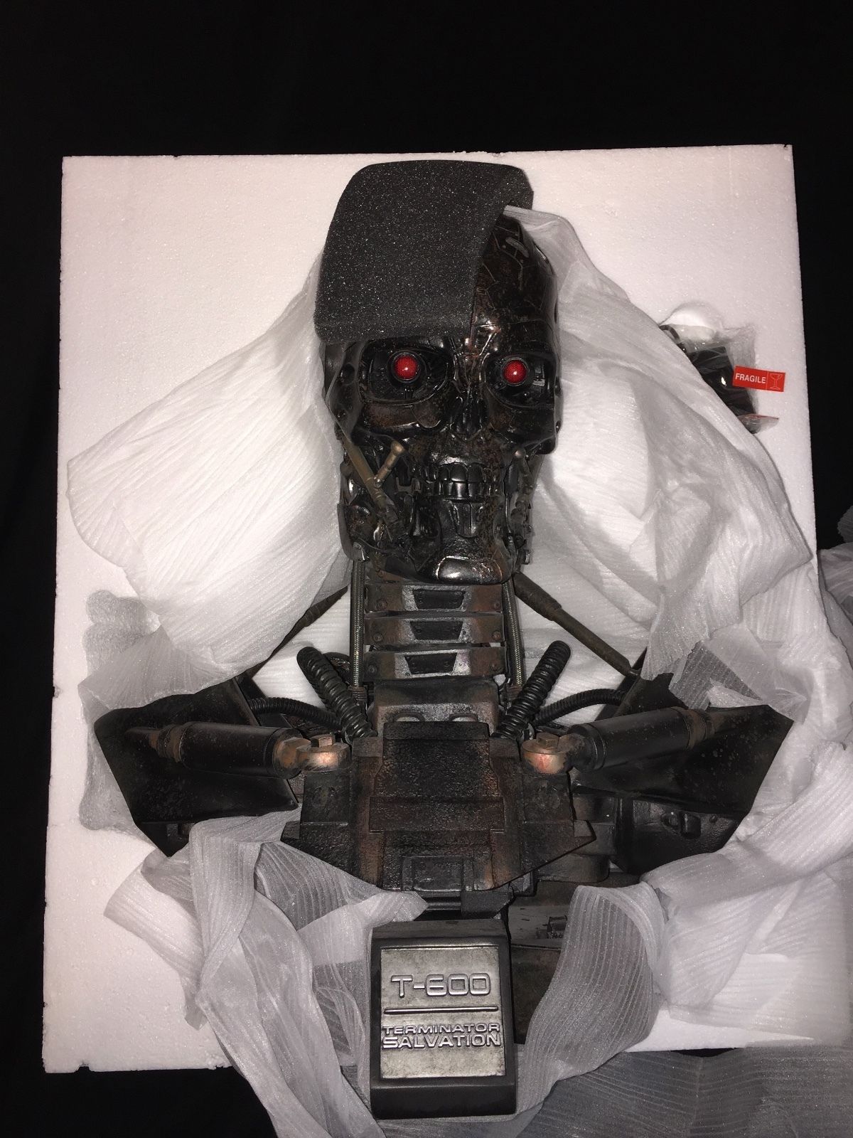 Sideshow Terminator Salvation T 600 Endoskeleton Life Size Bust Statue Unboxing