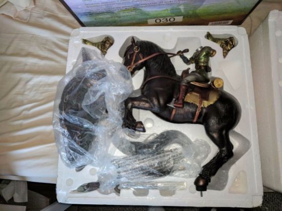 Link-on-Epona-Exclusive-Statue-30-First-_57 (3)